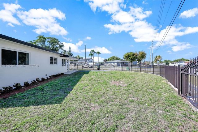 1370 NW 173rd Ter, Miami Gardens, FL 33169