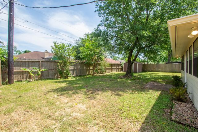 5106 Timber Ridge Street, Baytown, TX 77521