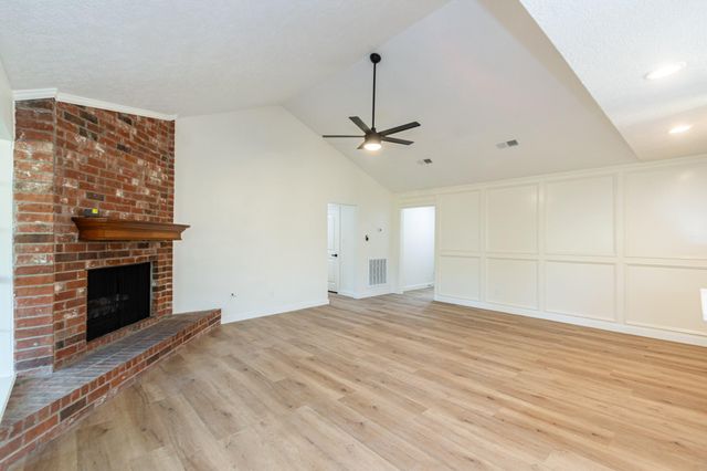 5106 Timber Ridge Street, Baytown, TX 77521