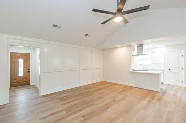 5106 Timber Ridge Street, Baytown, TX 77521