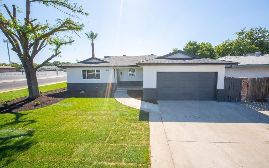 608 W Gettysburg Avenue, Clovis, CA 93612