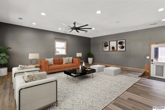 801 S East Street, Valley, NE 68064