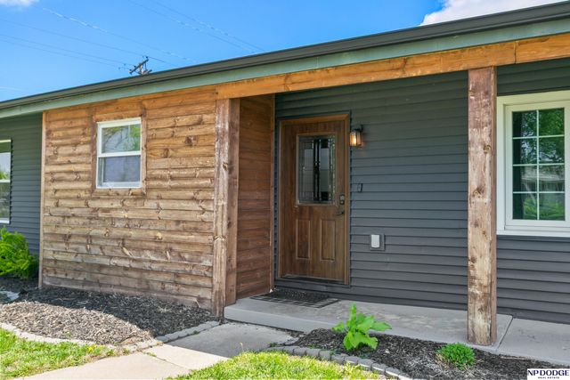 801 S East Street, Valley, NE 68064