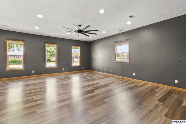 801 S East Street, Valley, NE 68064