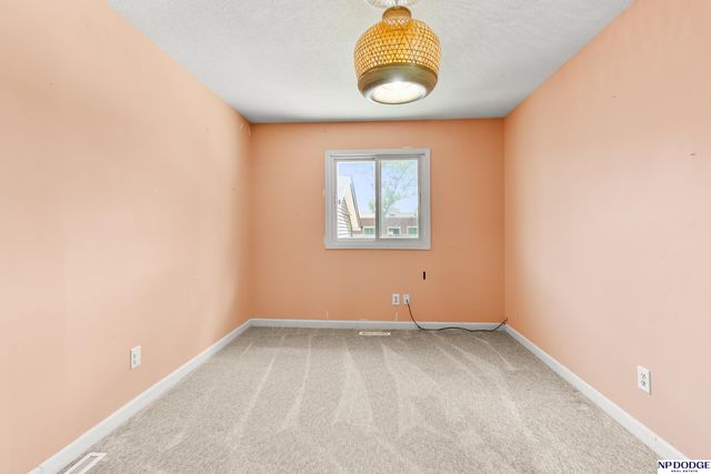 801 S East Street, Valley, NE 68064