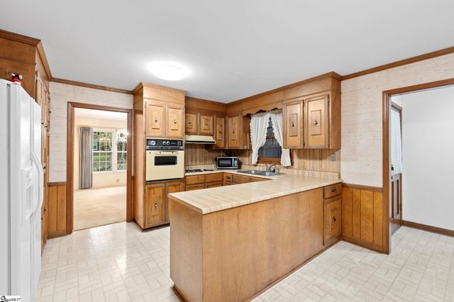 205 Oak Ridge Court, Greer, SC 29650