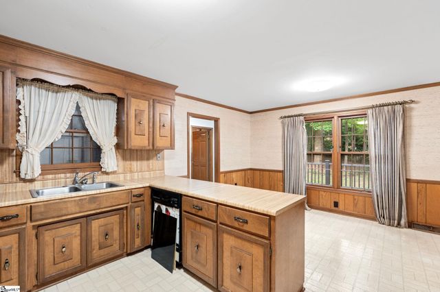 205 Oak Ridge Court, Greer, SC 29650