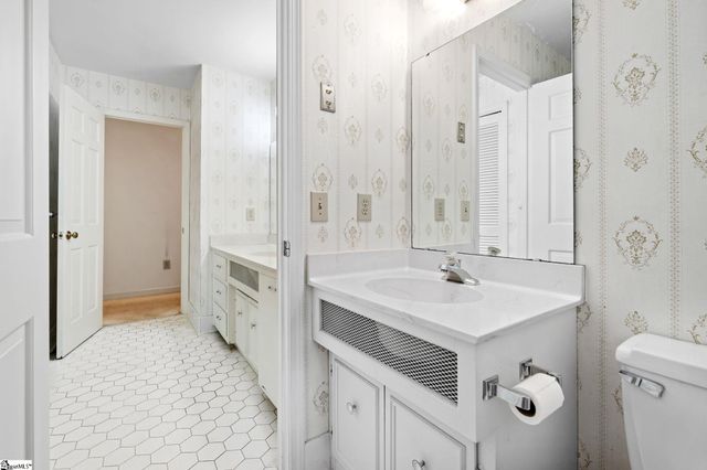205 Oak Ridge Court, Greer, SC 29650