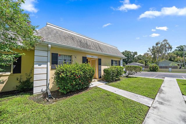 2423 ASPINWALL STREET 2423, Sarasota, FL 34237