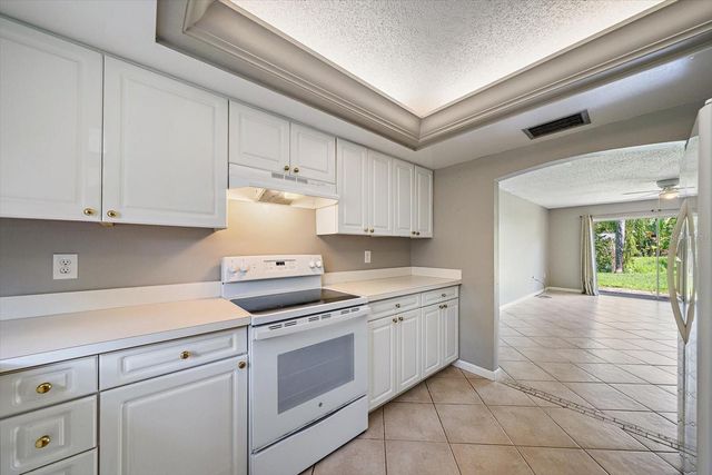 2423 ASPINWALL STREET 2423, Sarasota, FL 34237