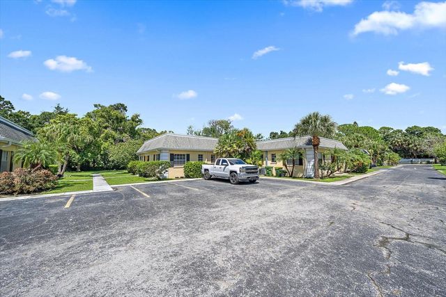 2423 ASPINWALL STREET 2423, Sarasota, FL 34237