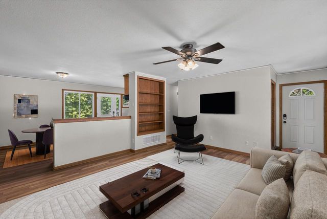 434 Harrison AVENUE, Waukesha, WI 53186