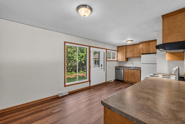 434 Harrison AVENUE, Waukesha, WI 53186