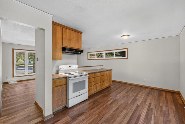 434 Harrison AVENUE, Waukesha, WI 53186