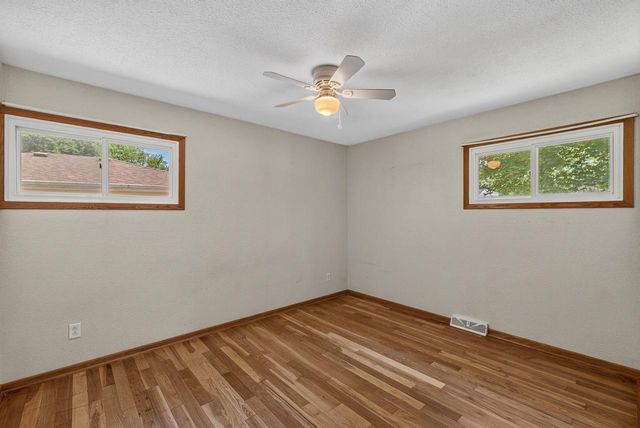 434 Harrison AVENUE, Waukesha, WI 53186