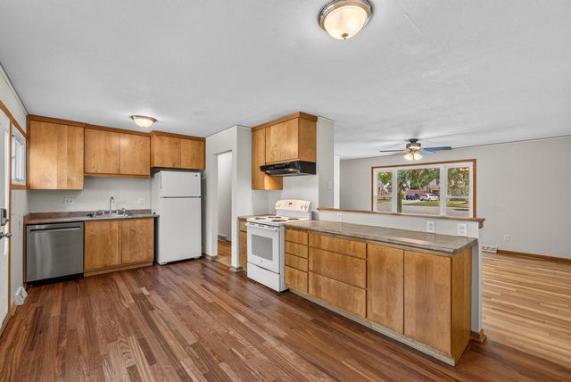 434 Harrison AVENUE, Waukesha, WI 53186