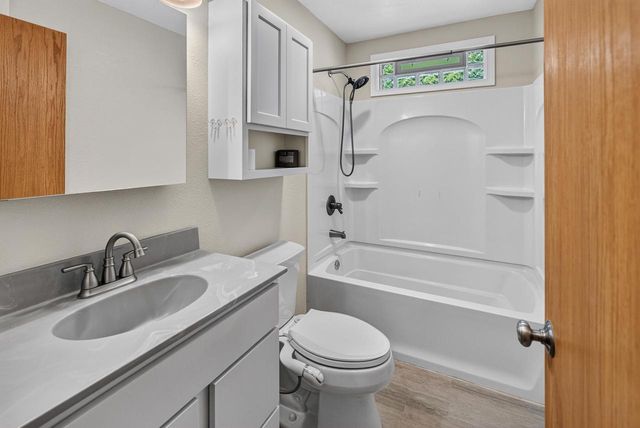 434 Harrison AVENUE, Waukesha, WI 53186