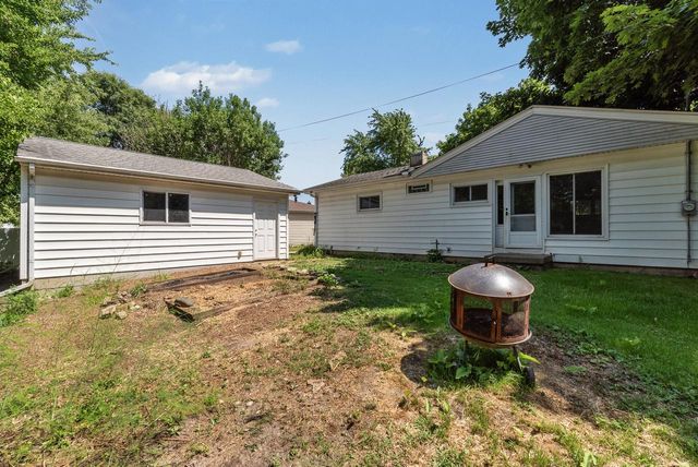 434 Harrison AVENUE, Waukesha, WI 53186