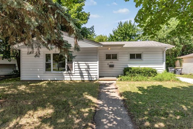 434 Harrison AVENUE, Waukesha, WI 53186
