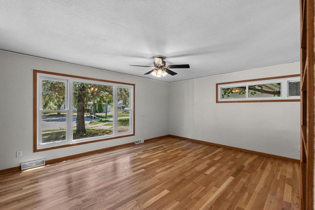 434 Harrison AVENUE, Waukesha, WI 53186