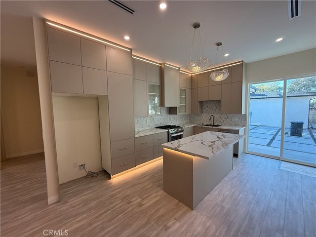 8149 Saint Clair Avenue, North Hollywood, CA 91605