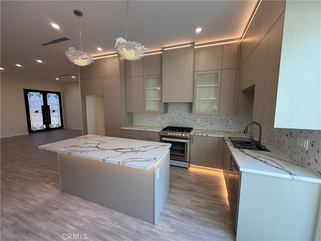 8149 Saint Clair Avenue, North Hollywood, CA 91605