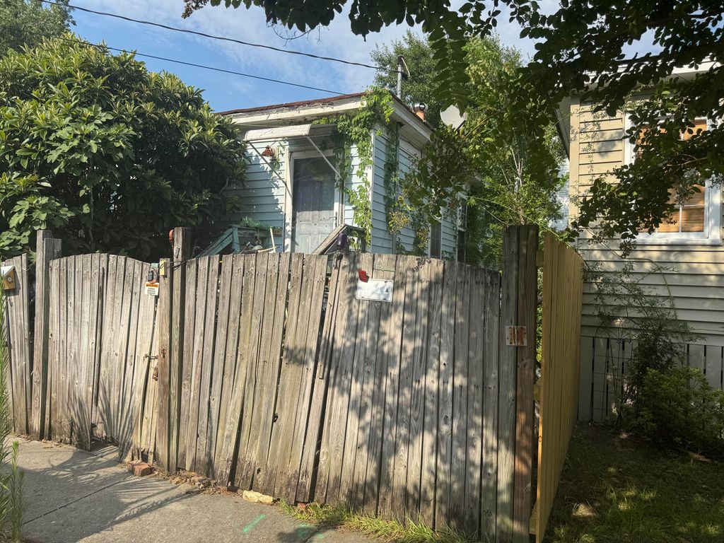10 S Enston Avenue, Charleston, SC 29403