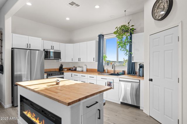 49102 N 530TH Avenue, Aguila, AZ 85320