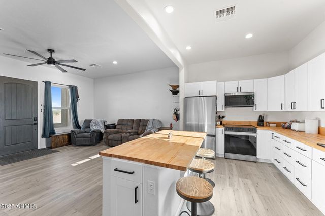 49102 N 530TH Avenue, Aguila, AZ 85320