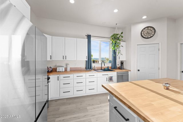 49102 N 530TH Avenue, Aguila, AZ 85320