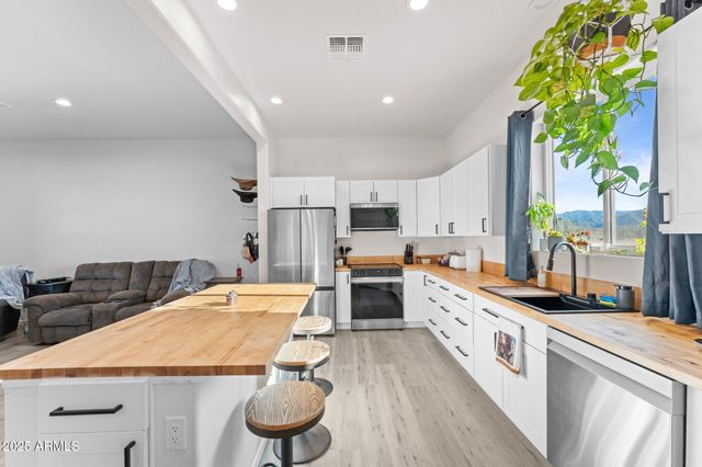 49102 N 530TH Avenue, Aguila, AZ 85320