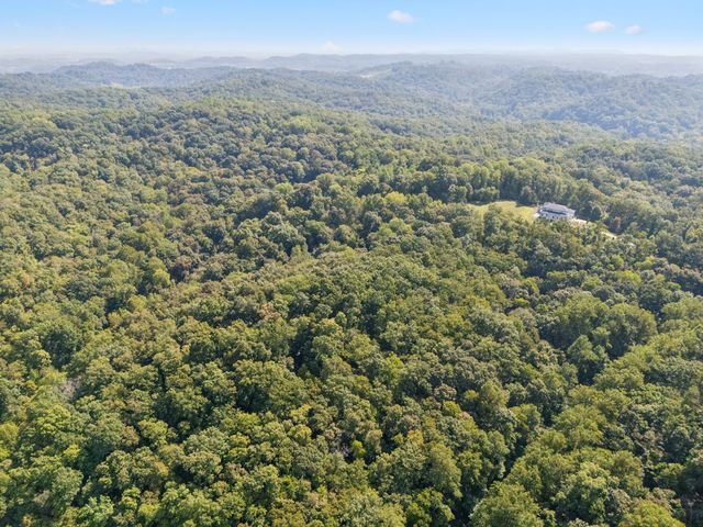 7621 Chipmunk Ln, Nashville, TN 37221