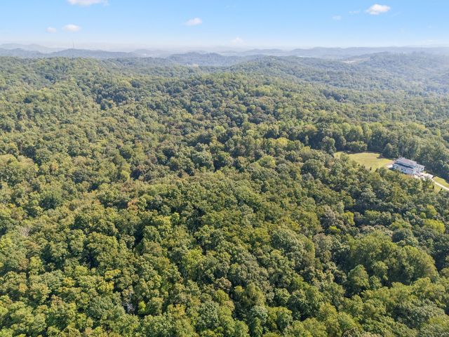 7621 Chipmunk Ln, Nashville, TN 37221