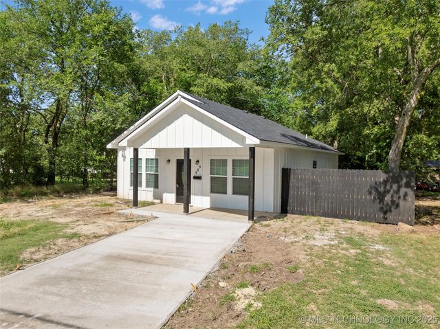 809 H NW, Ardmore, OK 73401