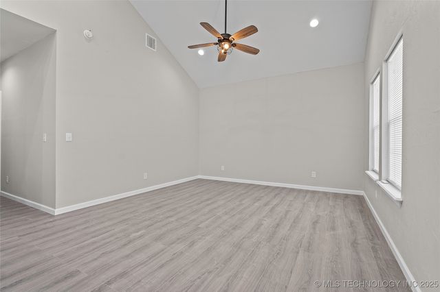 809 H NW, Ardmore, OK 73401