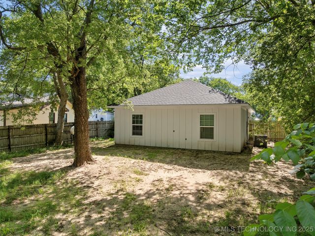 809 H NW, Ardmore, OK 73401