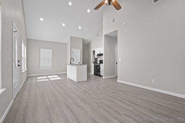 809 H NW, Ardmore, OK 73401