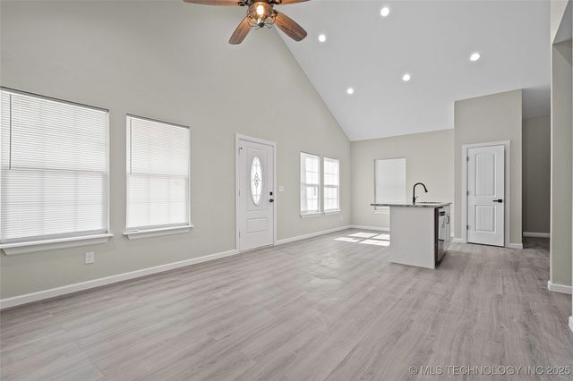 809 H NW, Ardmore, OK 73401