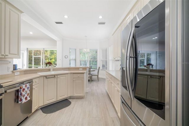 7016 LENNOX PLACE, University Park, FL 34201