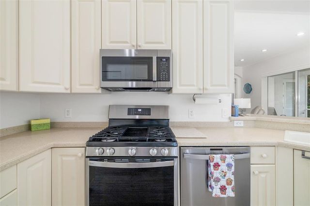 7016 LENNOX PLACE, University Park, FL 34201