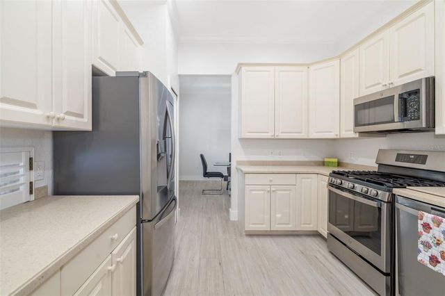 7016 LENNOX PLACE, University Park, FL 34201