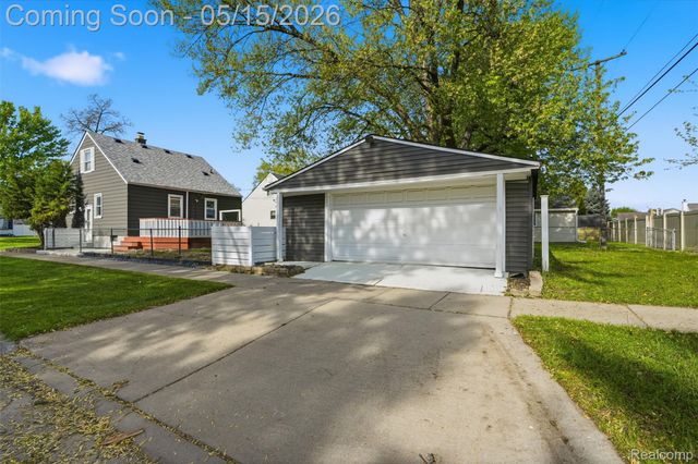 756 Cloverlawn Boulevard, Lincoln Park, MI 48146