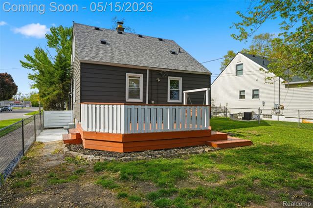 756 Cloverlawn Boulevard, Lincoln Park, MI 48146