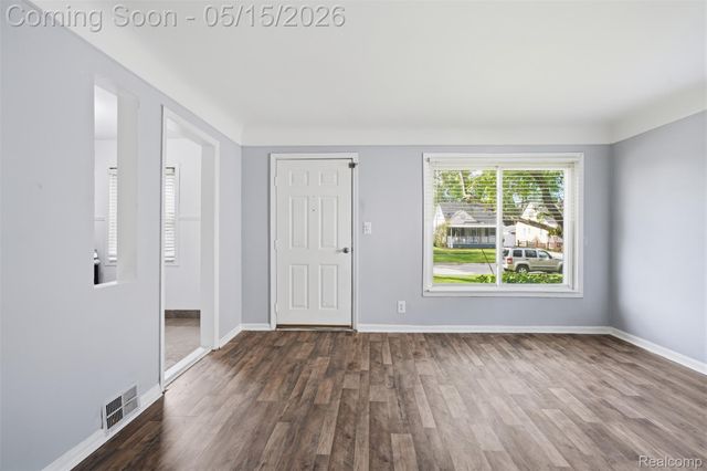 756 Cloverlawn Boulevard, Lincoln Park, MI 48146