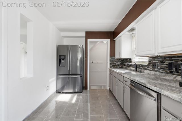 756 Cloverlawn Boulevard, Lincoln Park, MI 48146
