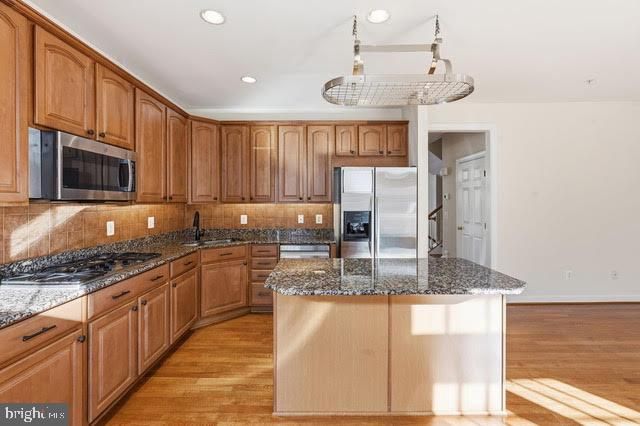 7976 VIGNE CT, Vienna, VA 22182