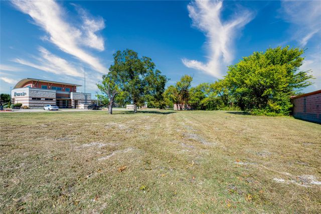 2401 Arapaho Road, Garland, TX 75044