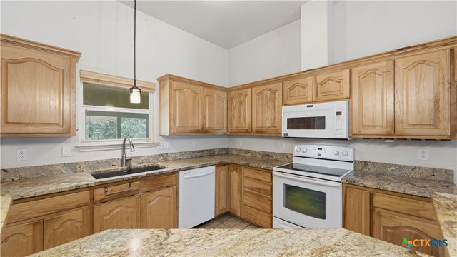 1895 Flaming Oak Drive, New Braunfels, TX 78132