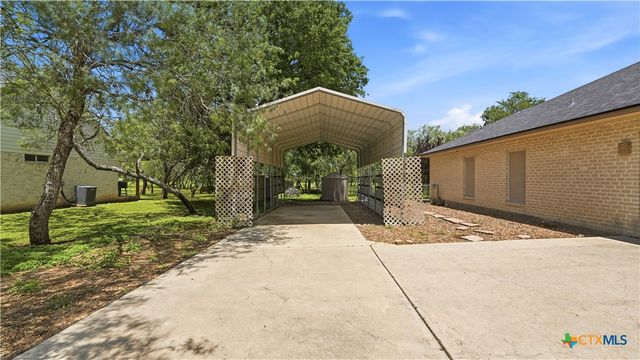 1895 Flaming Oak Drive, New Braunfels, TX 78132