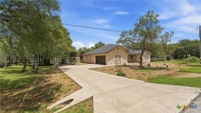 1895 Flaming Oak Drive, New Braunfels, TX 78132